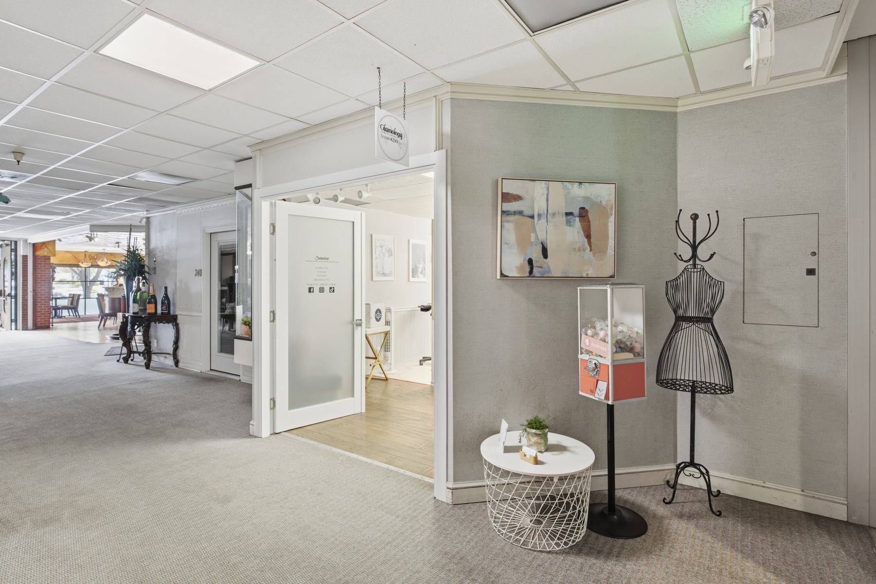 Shared lobby and gallery space