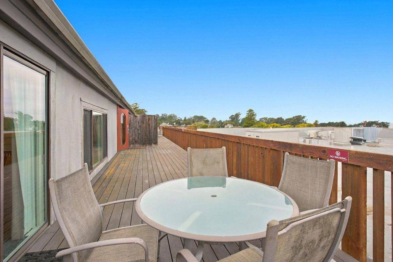 Penthouse roof deck